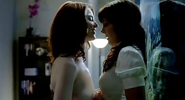 కోచ్ ఆఫ్ స్పోర్ట్స్ పసికందు యొక్క ప్యాంటు సెక్స్ వీడియో తెలుగు డౌన్లోడ్ చింపివేసింది మరియు ఆమె బదులుగా పని అవుట్ ఇబ్బంది పెట్టాడు