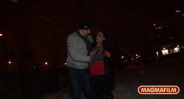 బార్ తర్వాత తాగిన చిక్ ఒక అపరిచితుడు యొక్క పెద్ద తెలుగు సెక్సీ వీడియో డిక్ ఆమె గాడిద పోశారు