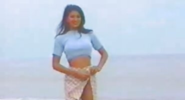 అమ్మాయి నగ్న పొరుగు తెలుగు లో సెక్స్ వీడియో కాల్ యొక్క పురుషాంగం పెరుగుతుంది చూసింది మరియు పూల్ సమీపంలో అతనికి లొంగిపోయాడు