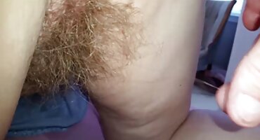 సన్నగా నల్లటి జుట్టు గల తెలుగు సెక్స్ వీడియో సాంగ్ స్త్రీని ముఖం మరియు పెద్ద పుస్సీ ఆమె స్నేహితుడు సందర్శించిన