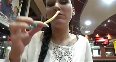 కొరియర్ ఇబ్బంది పెట్టాడు ఒంటరి పుల్సినో చిక్ తర్వాత ఆమె సెక్స్ తెలుగు వీడియో స్వయంగా హస్త ప్రయోగం