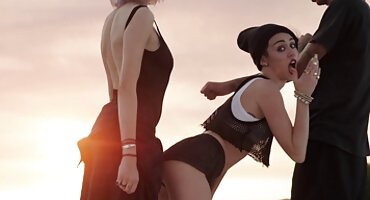 అబ్బాయిలు ఒక గ్రూప్ పోర్న్ లో ఒక రెడ్ హెడ్ అమ్మాయి తెలుగు తెలుగు తెలుగు సెక్స్ వీడియో అంగ ఫక్ మరియు మూత్రము తో తాగిన